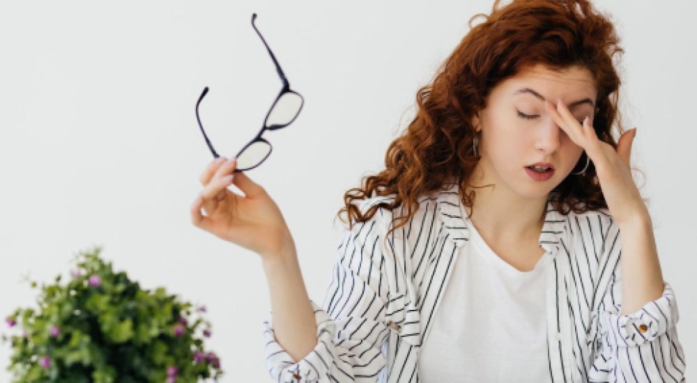 Почему болят глаза в новых очках: 5 причин и решения 